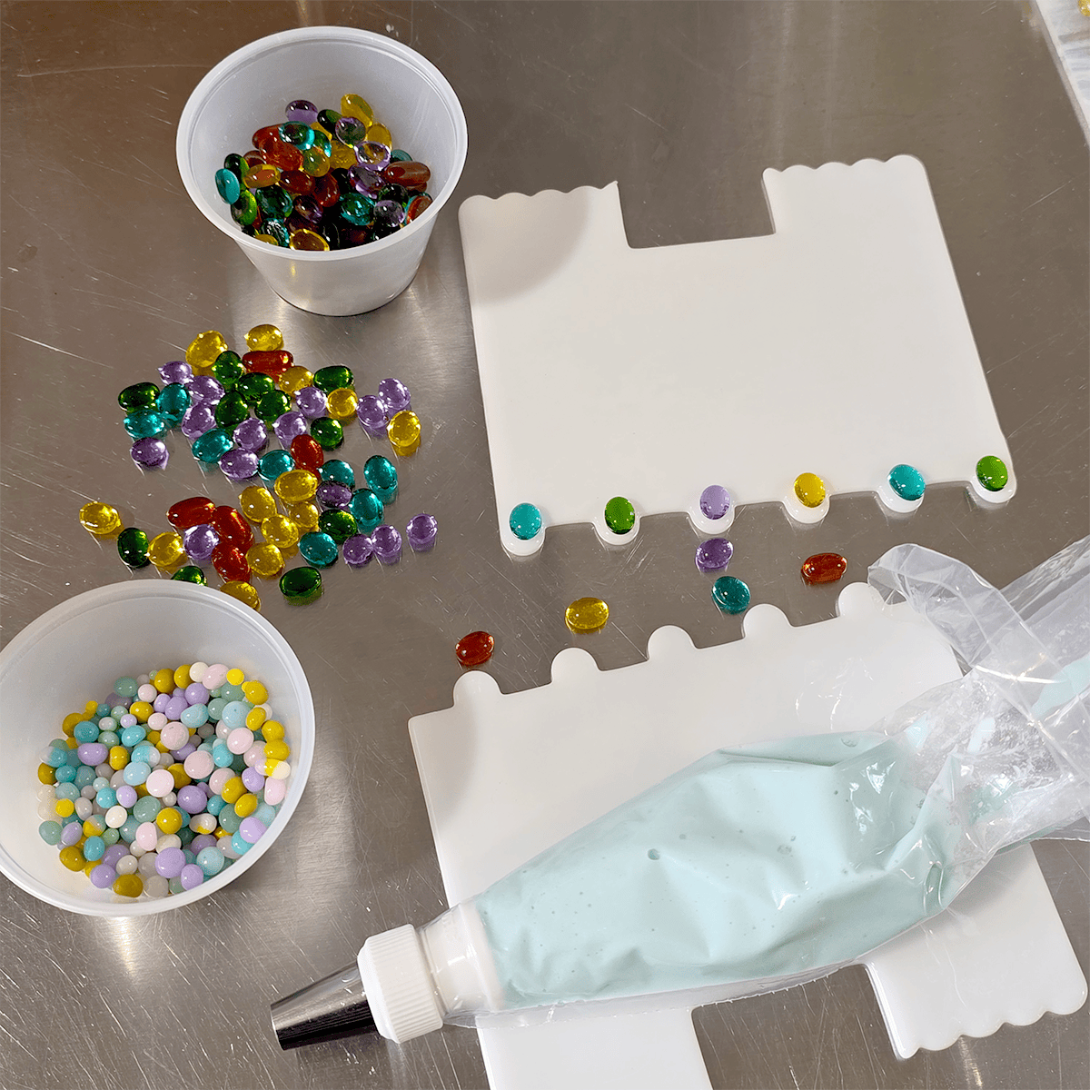 GLASSROOM Glass Class Standing Easter Bunny House - Guided Workshop (2-day)