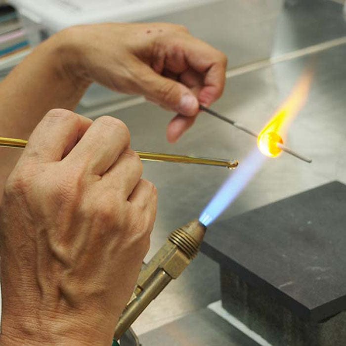 GLASSROOM Glass Class Introduction to Glass Beadmaking, part 1