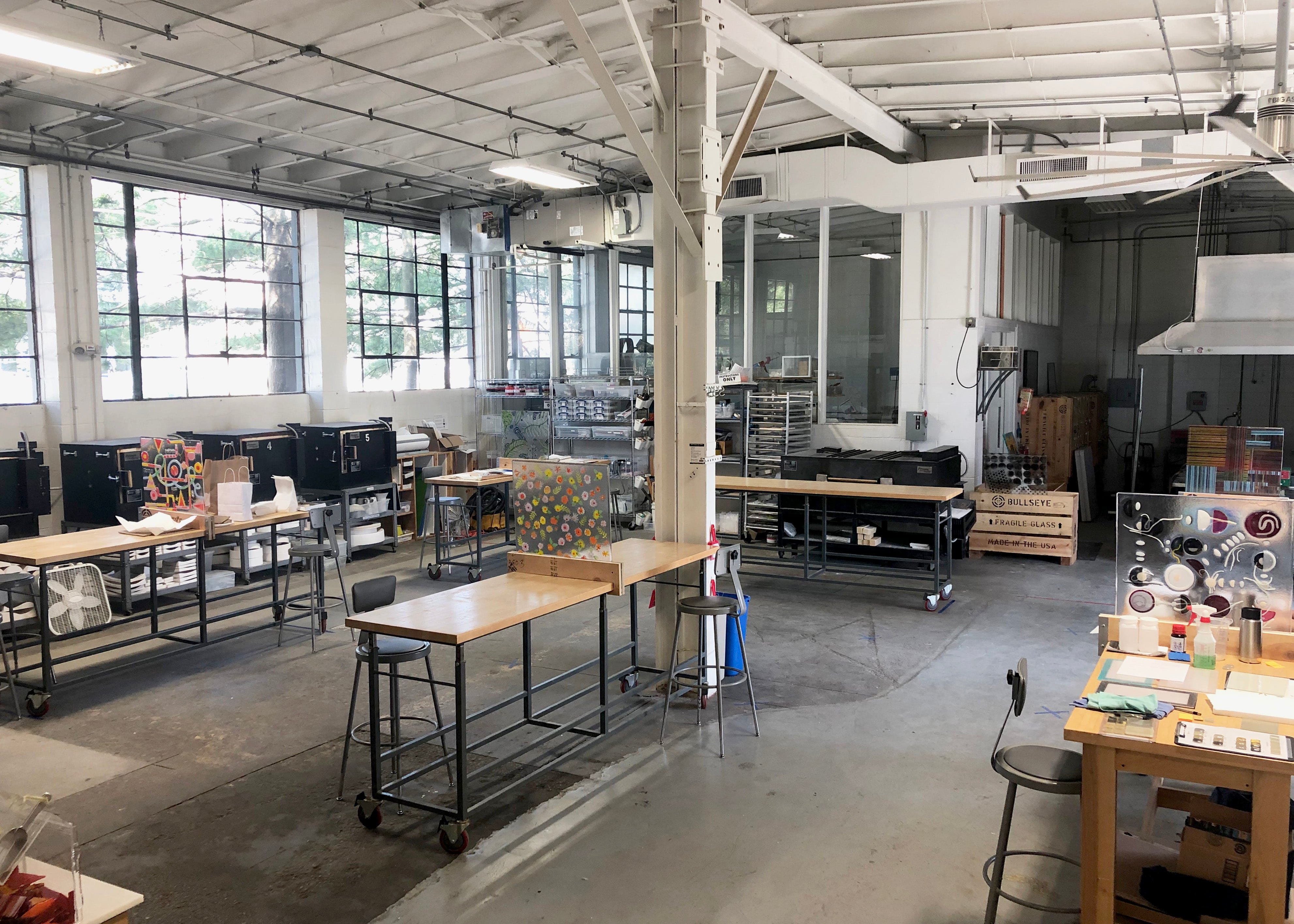 GLASSROOM Glass Class Ebb + Flow Bowls - Guided Workshop (1-day)